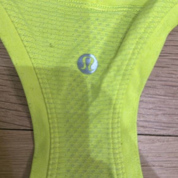 Size 4 Lululemon Razor back tank - Picture 3 of 3
